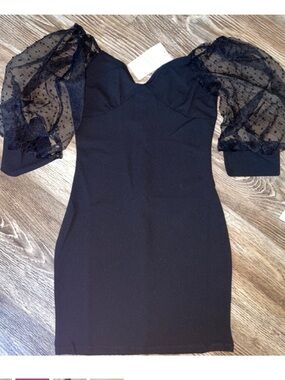 Hidden Brand bodycon fit Black dress with sheer Puff-Sleeve💓 NWT size medium